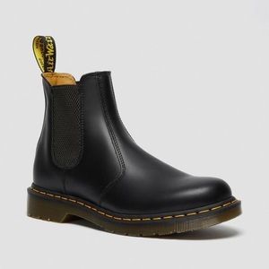 2976 YELLOW STITCH SMOOTH LEATHER CHELSEA BOOTS